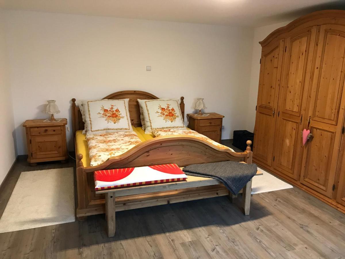 Ferienwohnung „Frosch“ Neukirchen-Balbini Ngoại thất bức ảnh